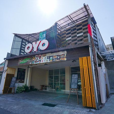 Hotel O Surabaya Near Surabaya Town Square Formerly Kupang Gunung Residence Zewnętrze zdjęcie
