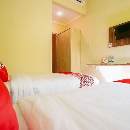 Hotel O Surabaya Near Surabaya Town Square Formerly Kupang Gunung Residence Zewnętrze zdjęcie