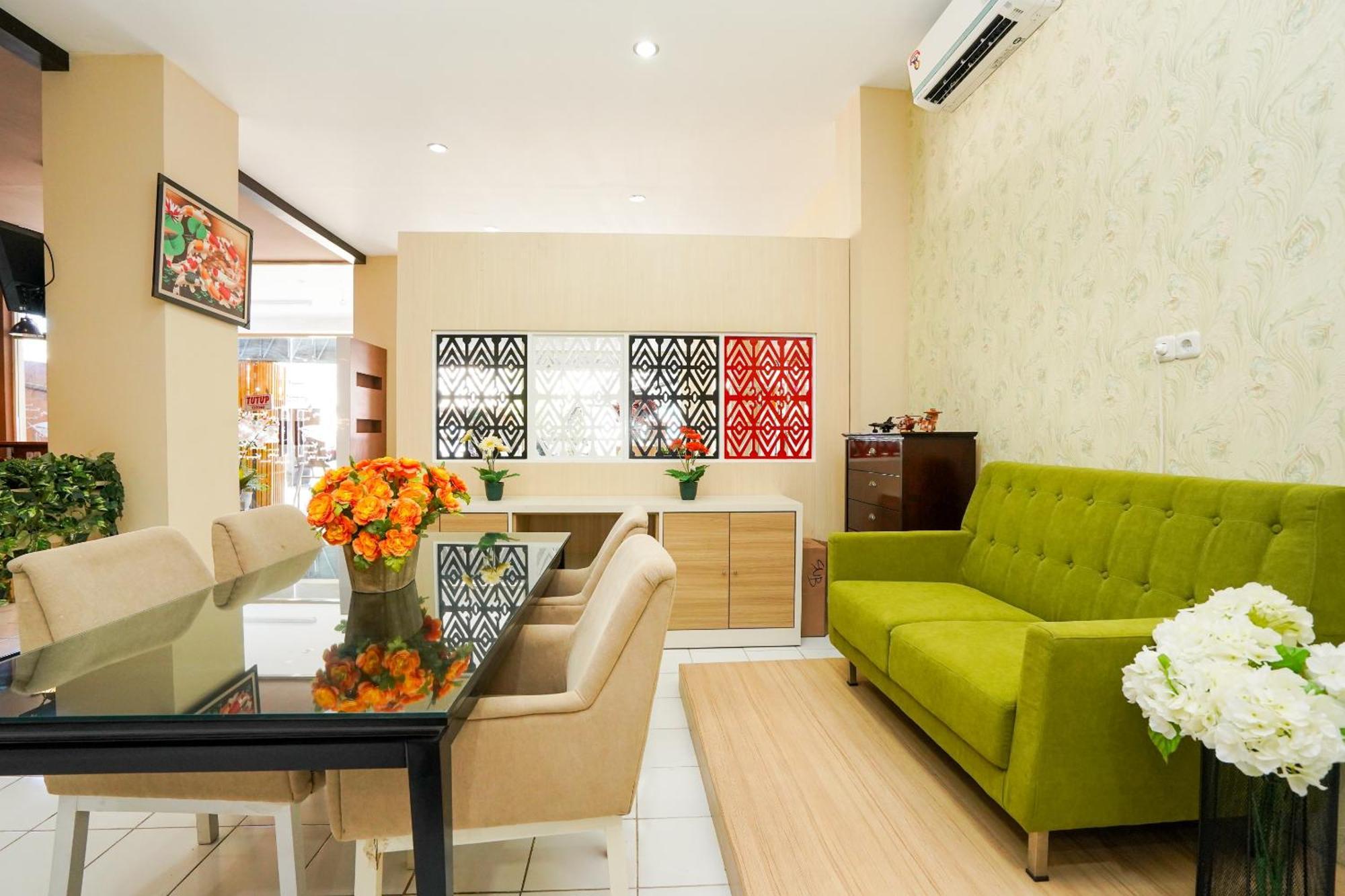Hotel O Surabaya Near Surabaya Town Square Formerly Kupang Gunung Residence Zewnętrze zdjęcie
