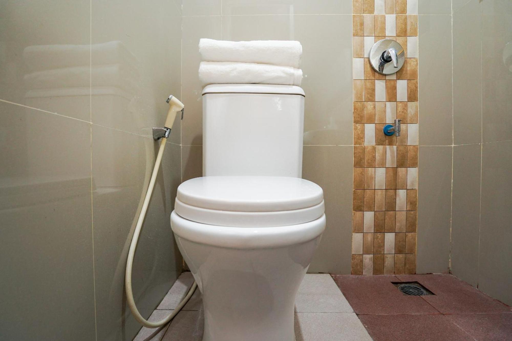 Hotel O Surabaya Near Surabaya Town Square Formerly Kupang Gunung Residence Zewnętrze zdjęcie