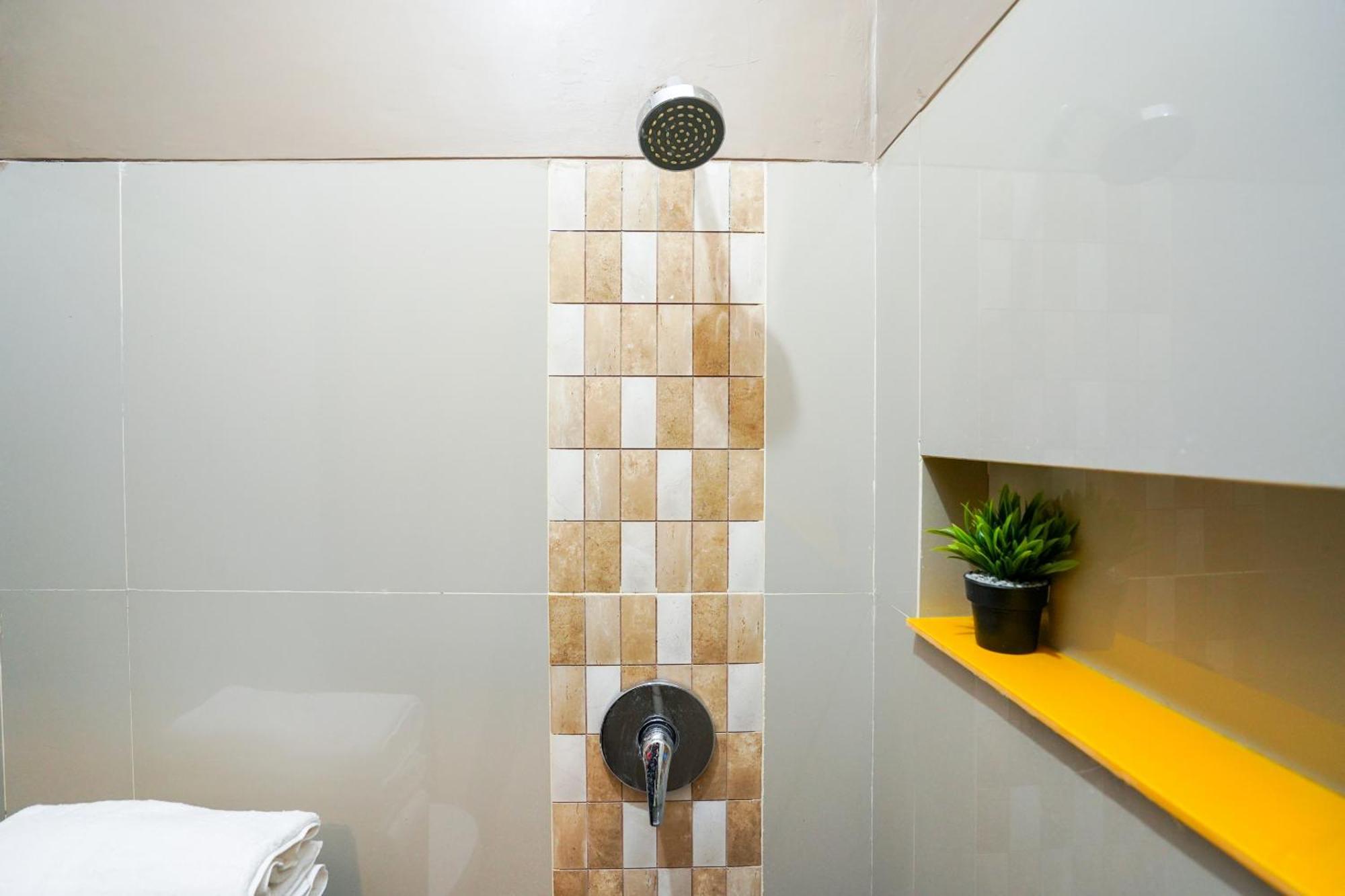 Hotel O Surabaya Near Surabaya Town Square Formerly Kupang Gunung Residence Zewnętrze zdjęcie